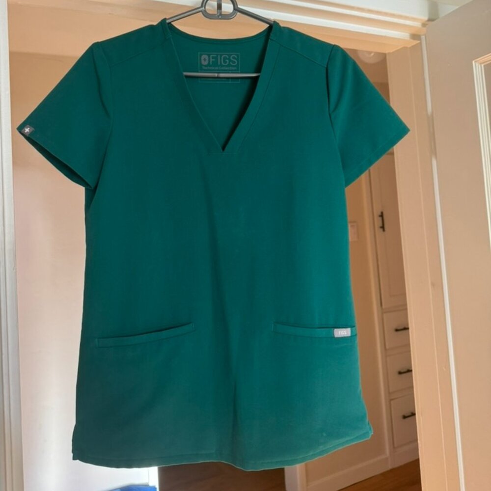 Figs Camsa Three Pocket Scrub Top